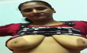 Hindi slut shows her tits